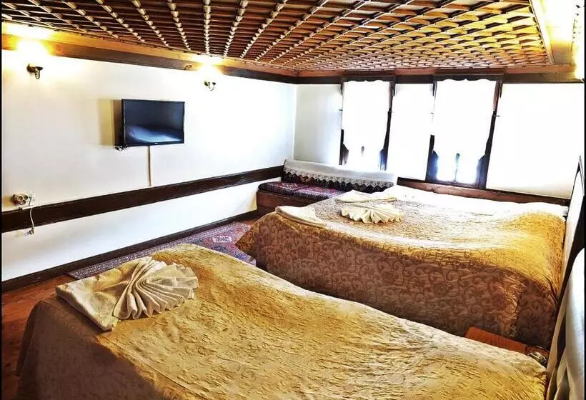 ファミリールーム, Cakiroglu Konak