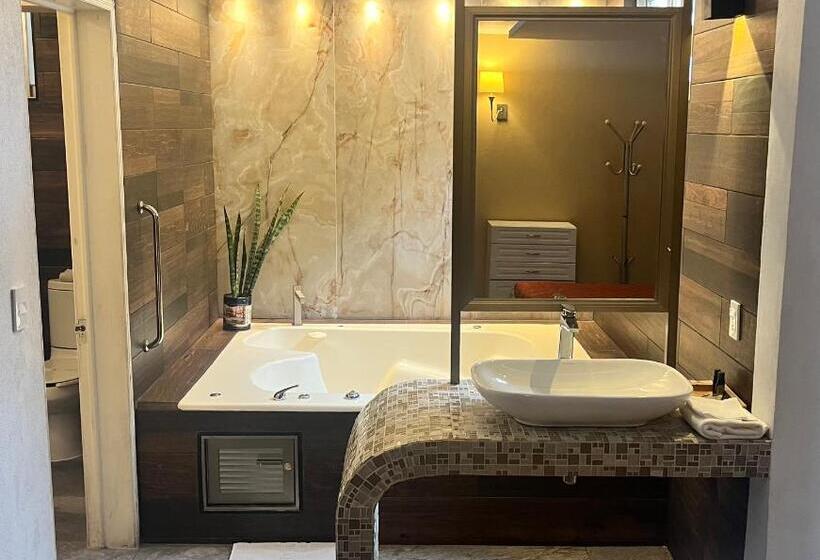 جناح سرير كينج, Del Valle Inn