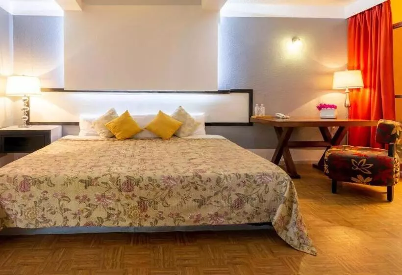 キングサイズベッドのデラックスルーム, Del Valle Inn