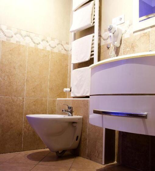 اتاق لوکس سه تخته, Dolce Vita Suites Boutique