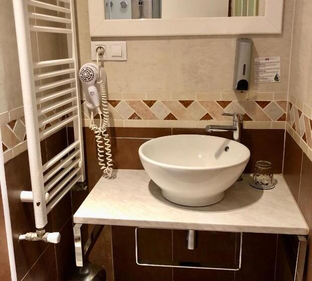 اتاق سوپریور سه تخته, Dolce Vita Suites Boutique