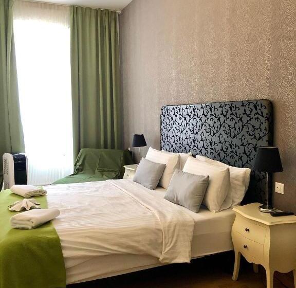 اتاق سوپریور با وان آب گرم, Dolce Vita Suites Boutique