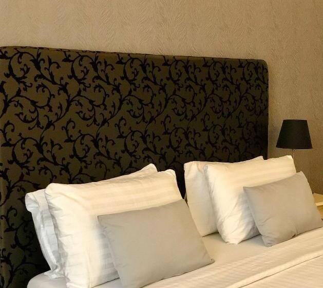 اتاق سوپریور با وان آب گرم, Dolce Vita Suites Boutique