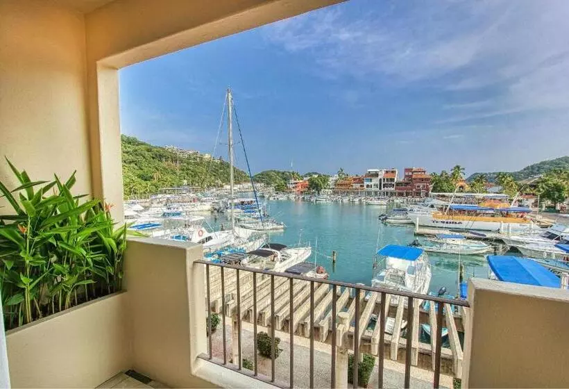 キングサイズベッドのスイートルーム, Holiday Inn Huatulco, An Ihg