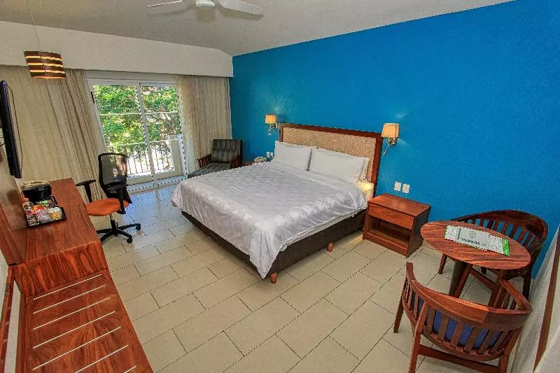 キングサイズベッドのスタンダードルーム, Holiday Inn Huatulco, An Ihg