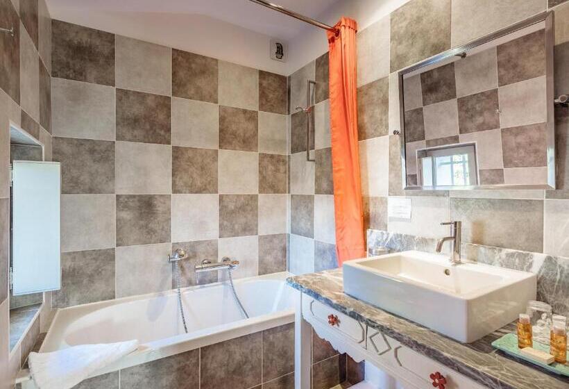 ガーデンビュースタンダードルーム, La Suite