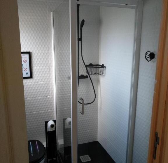 غرفة قياسية ثلاثية, Angelys