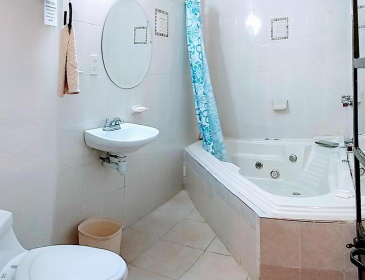 バスタブ付きスーペリアールーム, Posada Spa Antigua Casa Hogar
