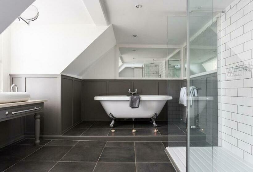 Номер Deluxe, The Crown Guest House