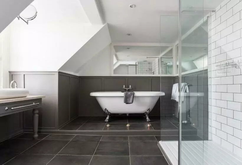 デラックスルーム, The Crown Guest House