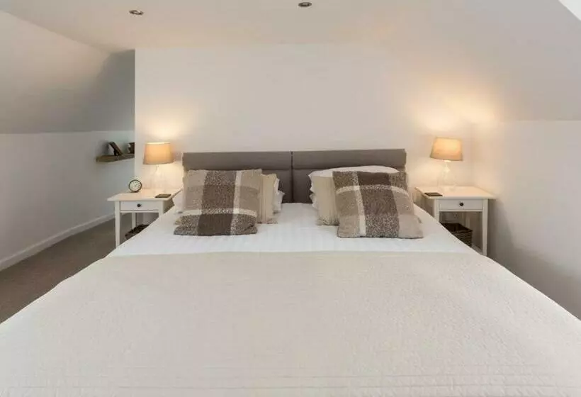 デラックスルーム, The Crown Guest House