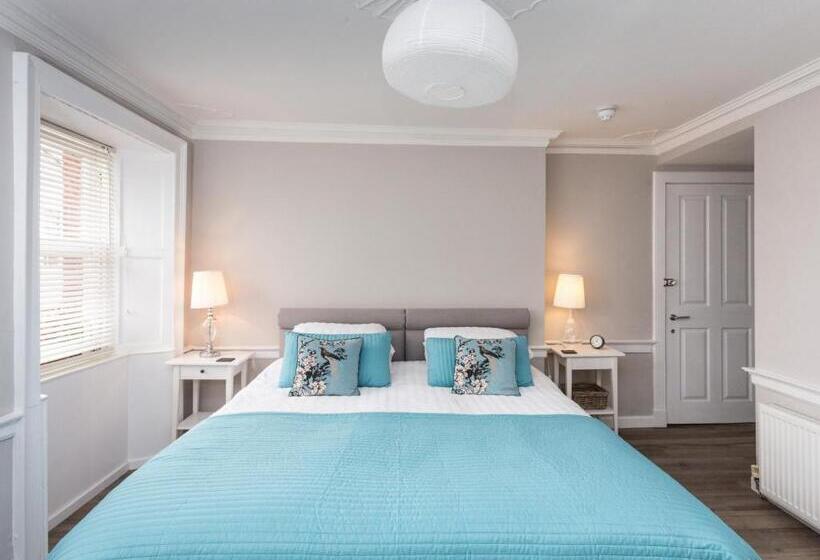 Номер Superior, The Crown Guest House