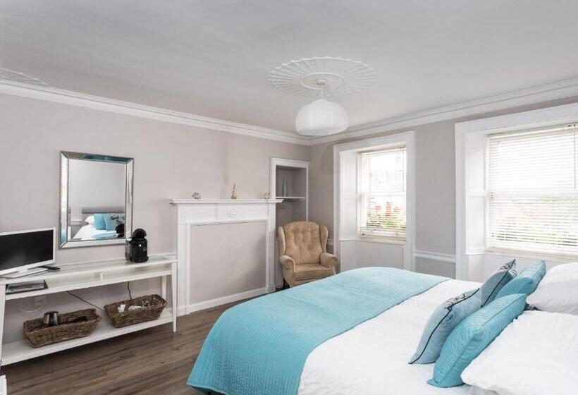 Номер Superior, The Crown Guest House