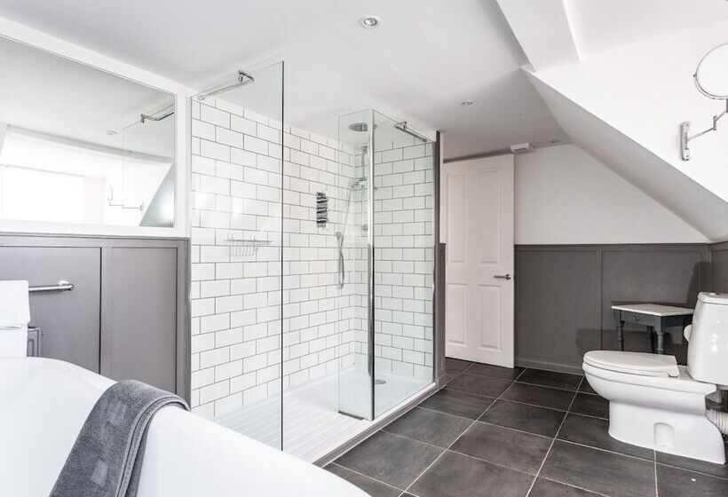 Номер Deluxe, The Crown Guest House