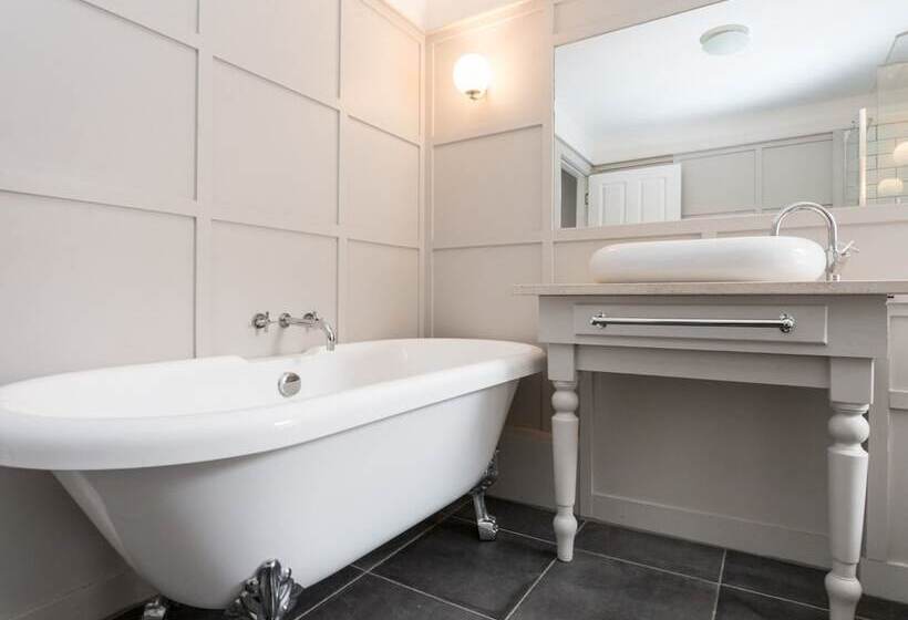 Номер Superior, The Crown Guest House