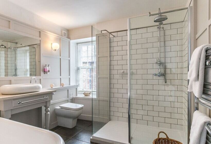 Номер Superior, The Crown Guest House