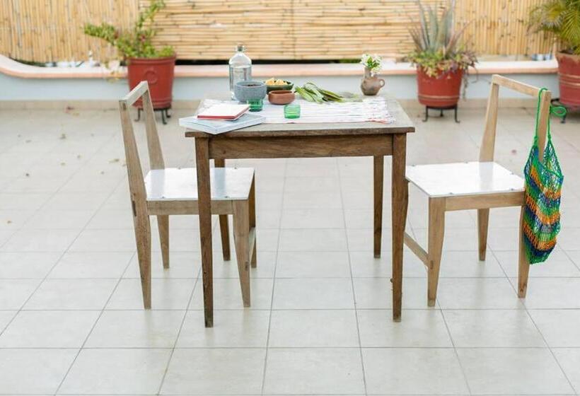 Номер Стандарт, Un Sueño Valle De Huajes