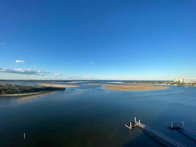 آپارتمان 2 خوابه با چشم‌انداز دریا, Waves Maroochy River