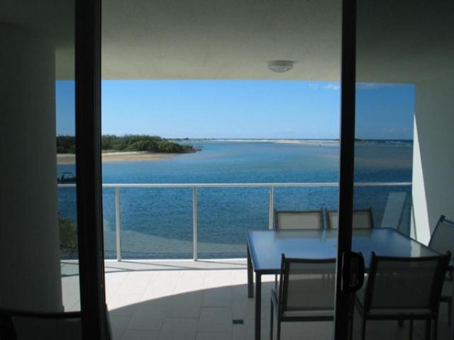 آپارتمان 2 خوابه با چشمانداز دریا, Waves Maroochy River