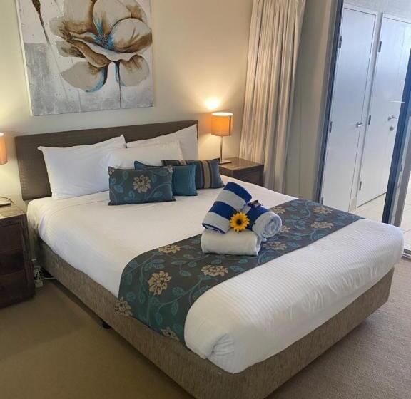 آپارتمان 3 خوابه با چشمانداز دریا, Waves Maroochy River