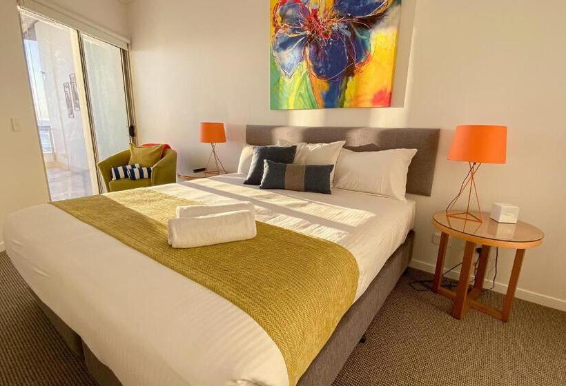 , Waves Maroochy River