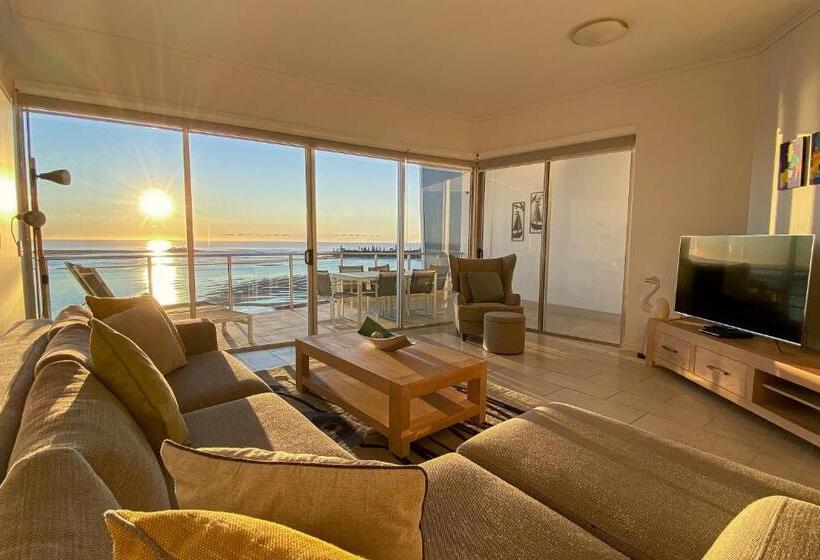 , Waves Maroochy River