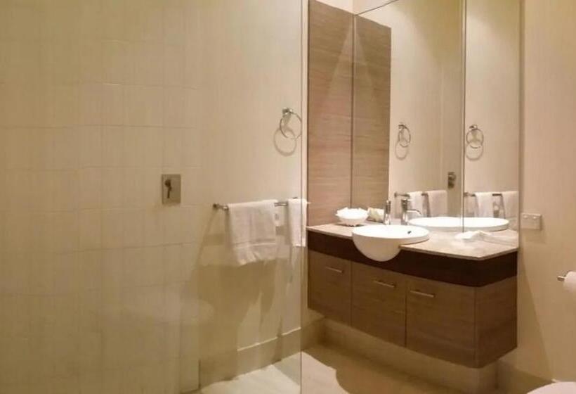 آپارتمان 1 خوابه همکف, Waves Maroochy River