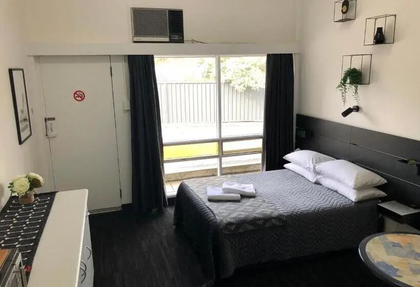 Basic Kolmen Hengen Huone, Blue Gums Hotel Motel