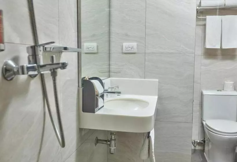 デラックスルーム, Belmont Hotel Manila