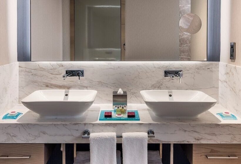 Club Junior Suite, Crowne Plaza Florya Istanbul, An Ihg