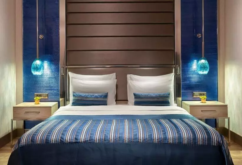 キングサイズベッドのジュニアスイート, Crowne Plaza Florya Istanbul, An Ihg