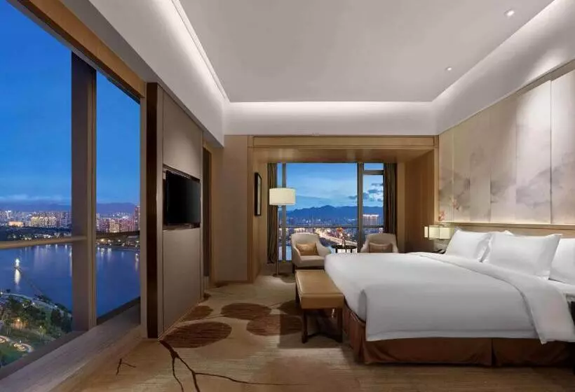 応接間付きスタンダードルーム, Crowne Plaza Fuzhou Riverside, An Ihg