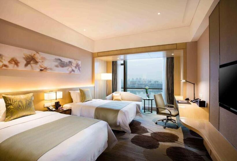 Номер Стандарт Вид на Реку, Crowne Plaza Fuzhou Riverside, An Ihg