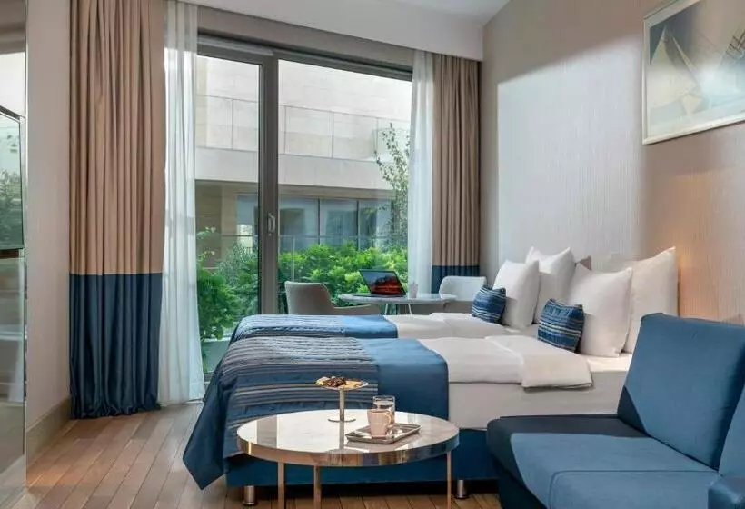 キングサイズベッドのジュニアスイート, Crowne Plaza Florya Istanbul, An Ihg