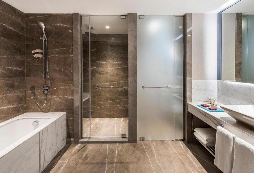 Club Junior Suite, Crowne Plaza Florya Istanbul, An Ihg