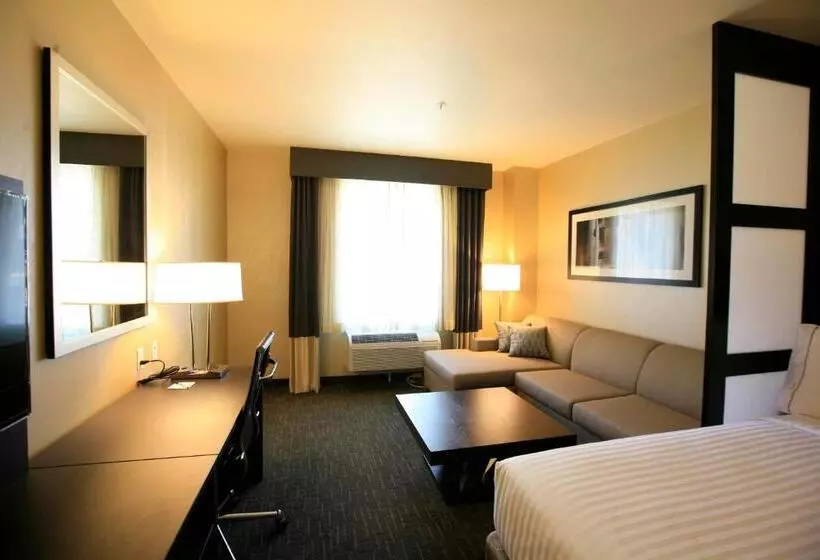 Sviitti, Holiday Inn Express & Suites Anaheim Resort Area, An Ihg