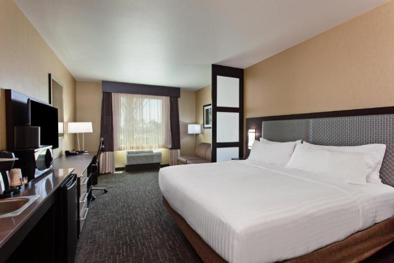 Quarto Deluxe, Holiday Inn Express & Suites Anaheim Resort Area, An Ihg