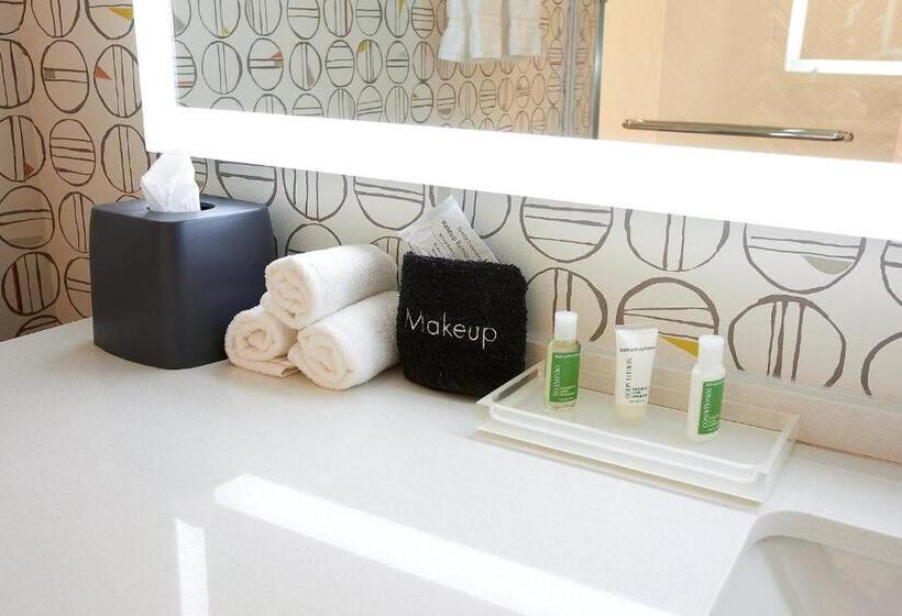 اتاق استاندارد, Holiday Inn Express & Suites Louisville Downtown By Ihg