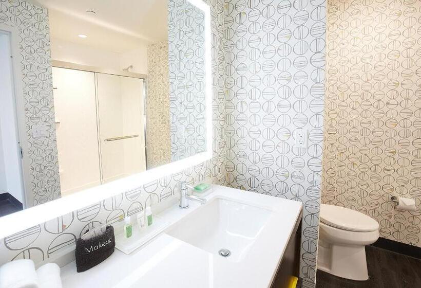 اتاق استاندارد برای معلولان, Holiday Inn Express & Suites Louisville Downtown By Ihg