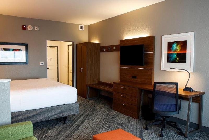 اتاق استاندارد با تخت بزرگ, Holiday Inn Express & Suites Louisville Downtown By Ihg