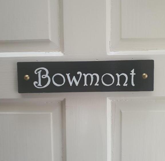 غرفة قياسية, The Border