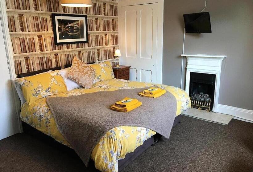 Номер Deluxe, The White Horse