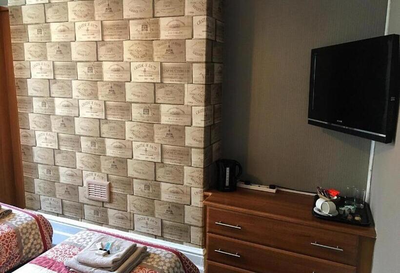 Номер Стандарт, The White Horse