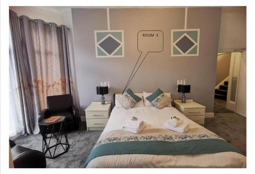 غرفة قياسية مطلّة علي البحر مزوَّدة بشُرفة, Cavendish House