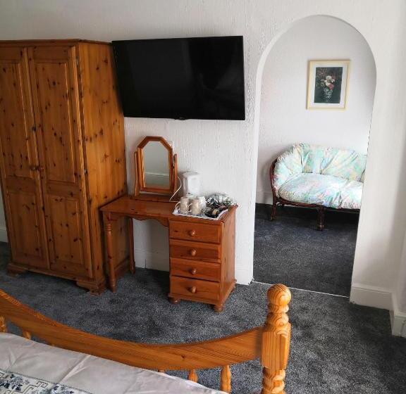 غرفة سوبيريور عائلية, Cavendish House