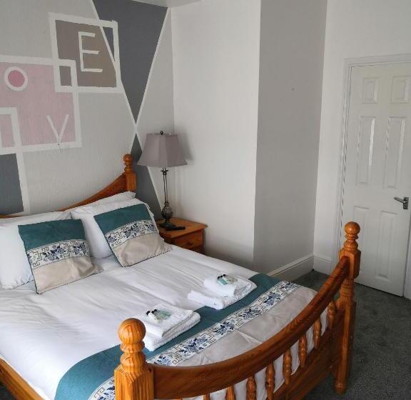 غرفة سوبيريور عائلية, Cavendish House