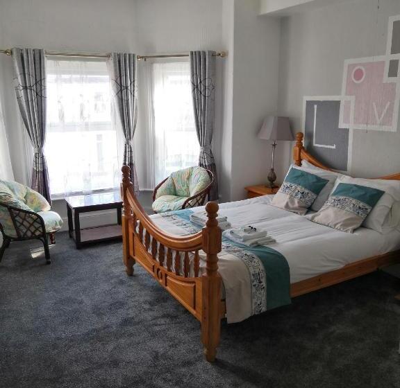 غرفة سوبيريور عائلية, Cavendish House