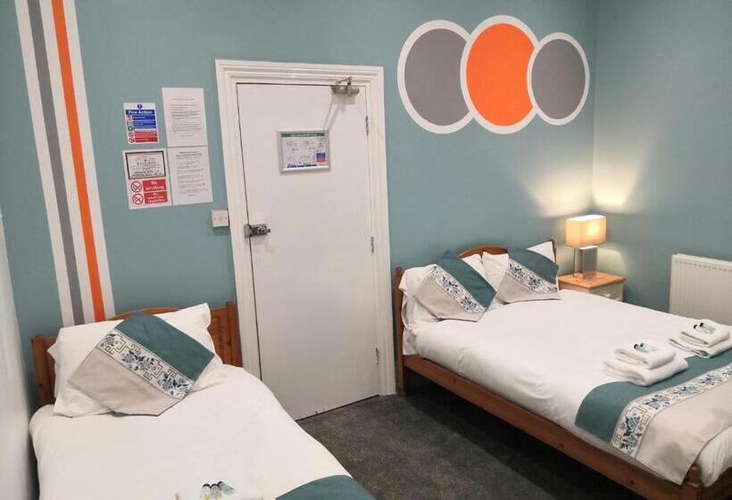 غرفة قياسية ثلاثية, Cavendish House