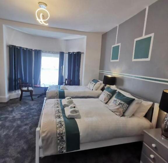 Семейный Номер Боковой Вид на Море, Cavendish House