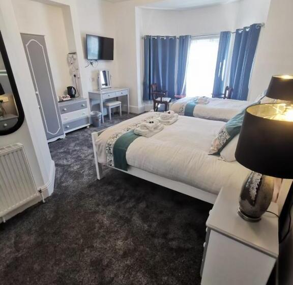 غرفة عائلية ذات إطلالة جانبية على البحر, Cavendish House